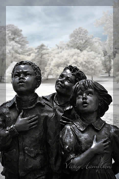 GLENNA GOODACRE PLEDGE ALLEGIANCE CLOSE-UP OF 3 OF THE CHILDREN